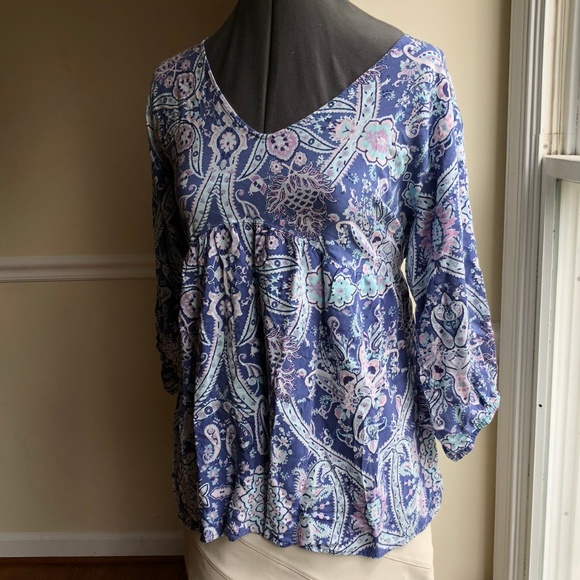 NWOT Maternity blue paisley lightweight blouse - Picture 2 of 6